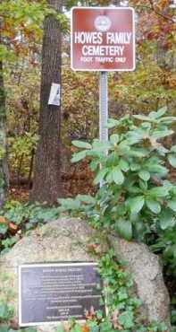 VIEW, HOWES FAMILY CEMETERY SIGN - Barnstable County, Massachusetts | HOWES FAMILY CEMETERY SIGN VIEW - Massachusetts Gravestone Photos