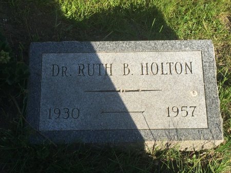 HOLTON, DR. RUTH BRETTLE - Franklin County, Massachusetts | DR. RUTH BRETTLE HOLTON - Massachusetts Gravestone Photos
